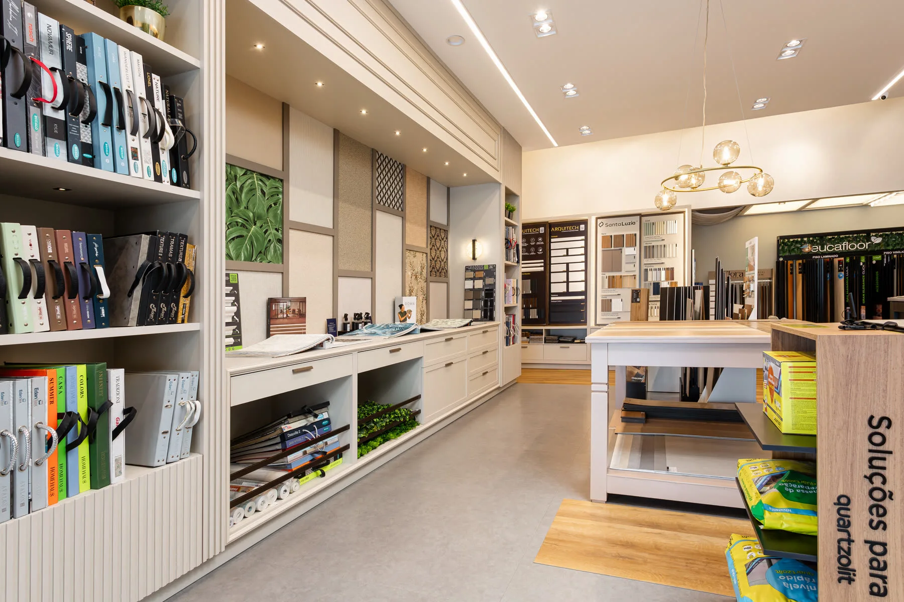 Foto 4 do showroom da Ávila Cortinas e Persianas em Criciúma